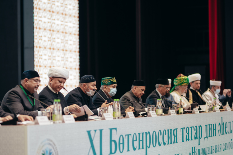 Пленарное заседание XI Всероссийского форума татарских религиозных деятелей «Национальная самобытность и религия»